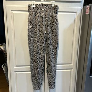 Athleta size small patterned joggers